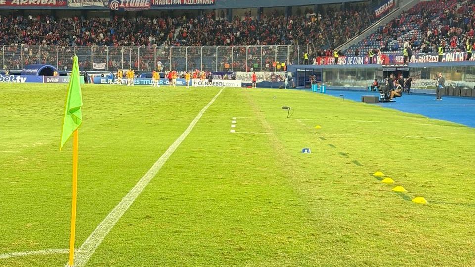 Campo do Cerro Porteño estava dentro das regras da Conmebol