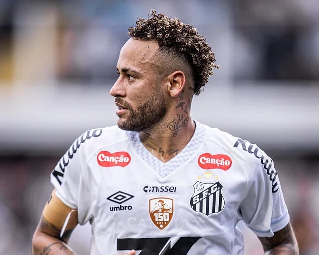 Casemiro defende Neymar e diz que ele aceitaria ser reserva