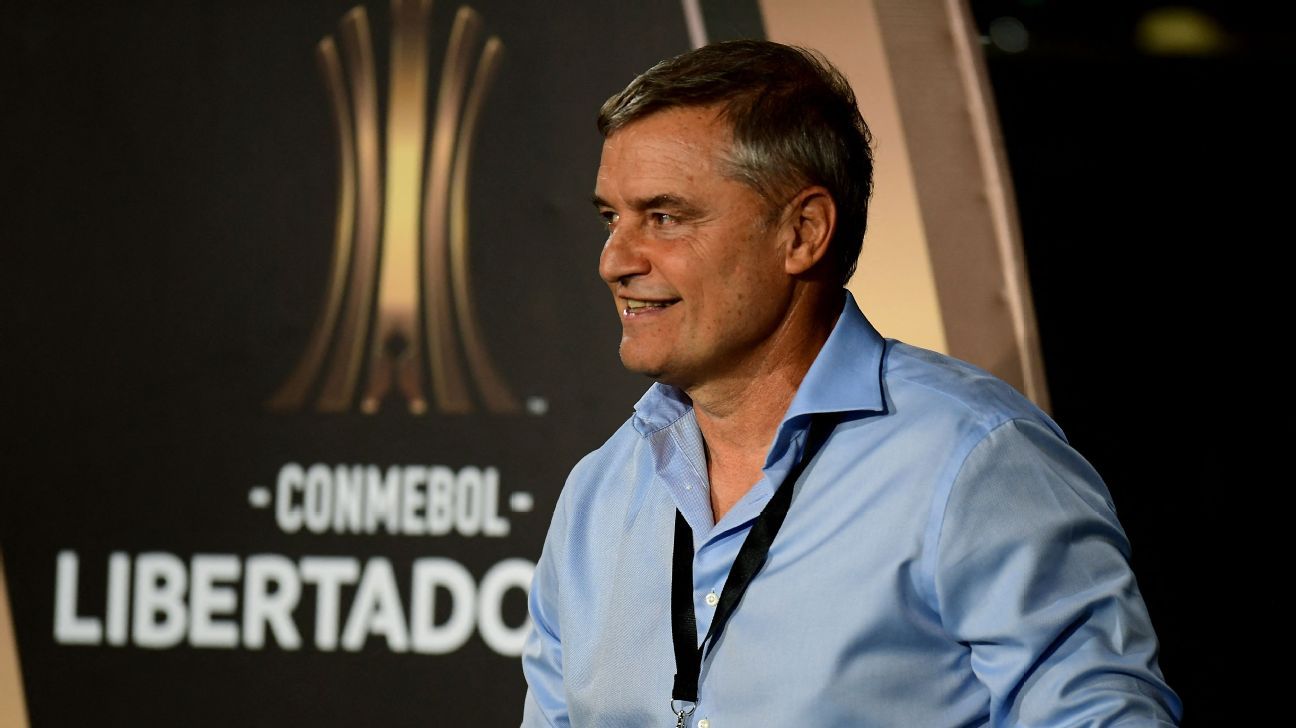 Corinthians x Peñarol: história de demissão e cobiça une os clubes
