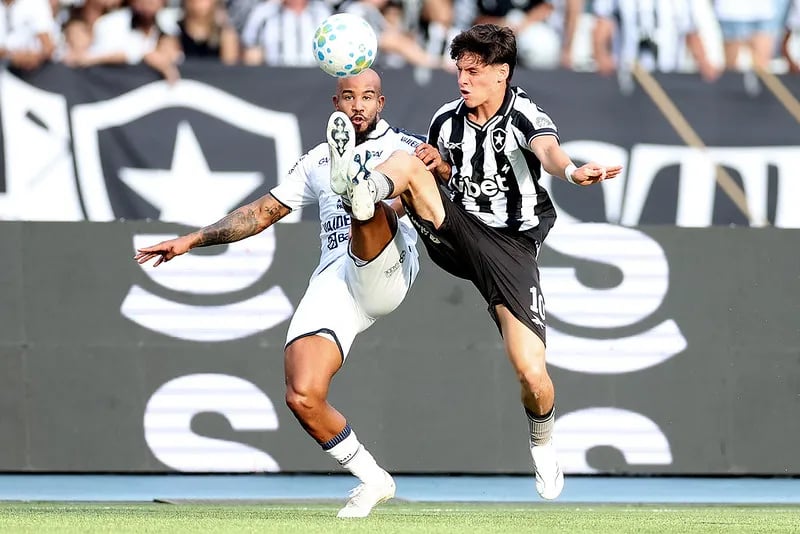Remo vira no acréscimo e derrota o Botafogo no Nilton Santos